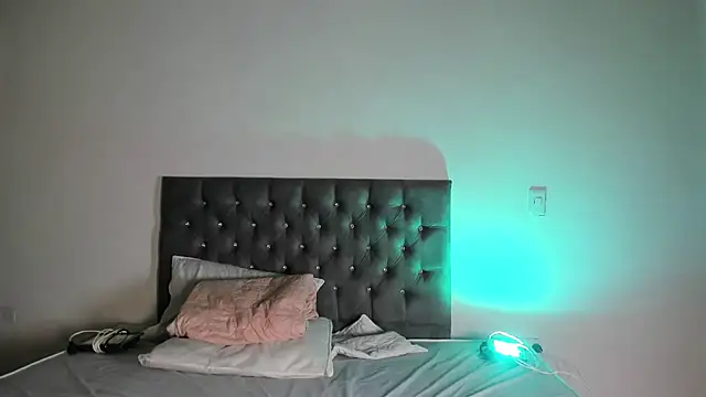 Teo Vanegass online show from 11-22-25, 01:54