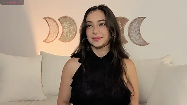Snapshot of IsabellaSandoval chatting on 04-13-26, 11:21 IsabellaSandoval online show from 04-13-26, 11:21