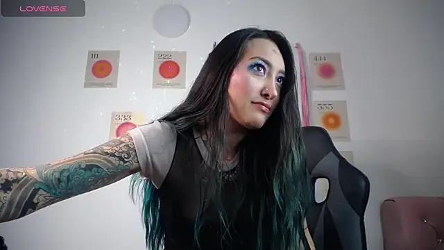 LunaAponte online show from 02-21-26, 03:40