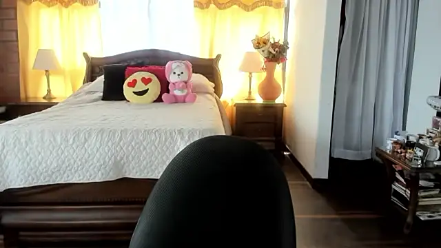 Charlotte-Willson online show from 03-09-26, 04:22