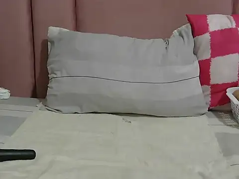 Snapshot of Cherrydollx chatting on 06-15-26, 05:53 Cherrydollx online show from 06-15-26, 05:53