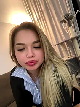 Snapshot of Ibolya_7 chatting on 01-07-26, 10:56 Ibolya 7 online show from 01-07-26, 10:56