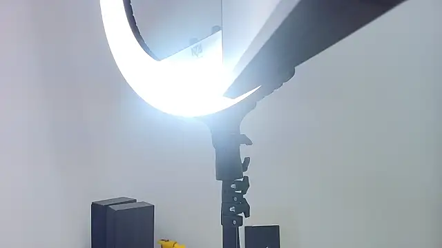 lili jhonson online show from 11-26-25, 11:55