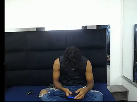 Straight latinX online show from 12-02-25, 03:45