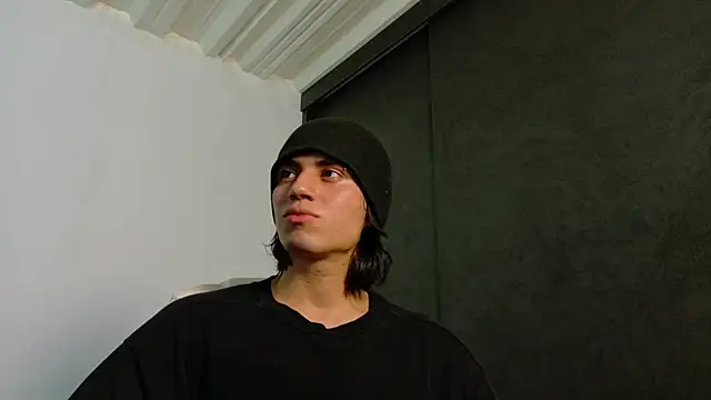 Snapshot of eren_jeager chatting on 07-10-26, 02:16 eren jeager online show from 07-10-26, 02:16