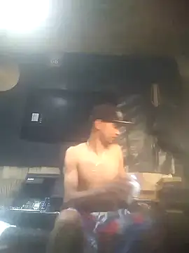 Snapshot of Gzinho69ik chatting on 11-29-25, 09:29 Gzinho69ik online show from 11-29-25, 09:29