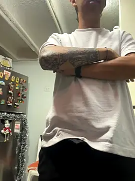 Snapshot of Yunaraa chatting on 11-30-25, 06:17 Yunaraa online show from 11-30-25, 06:17