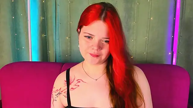 Snapshot of KellyFiery chatting on 05-10-26, 01:11 KellyFiery online show from 05-10-26, 01:11