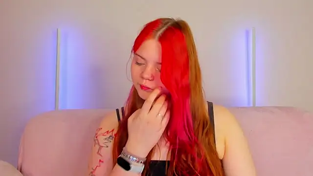 Snapshot of KellyFiery chatting on 05-15-26, 01:01 KellyFiery online show from 05-15-26, 01:01