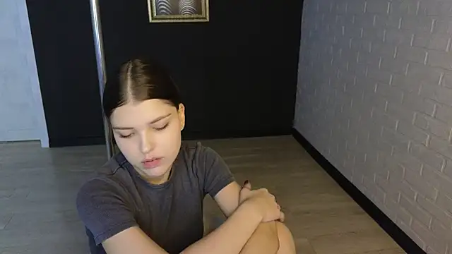 Snapshot of Sierra_Maddison chatting on 11-25-25, 06:13 Sierra Maddison online show from 11-25-25, 06:13