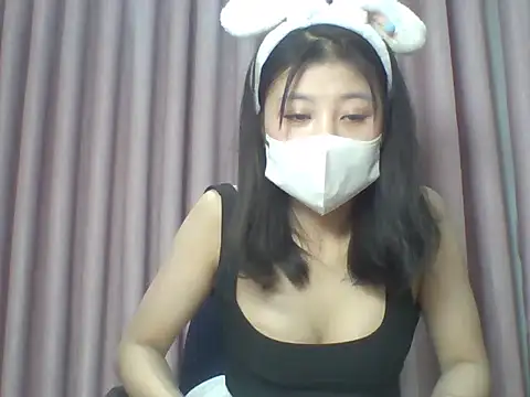 Snapshot of Pinkool21 chatting on 11-24-25, 02:06 Pinkool21 online show from 11-24-25, 02:06