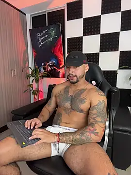 Snapshot of NikoHank chatting on 11-30-25, 02:59 NikoHank online show from 11-30-25, 02:59