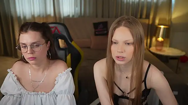 Charlotte Dreams online show from 04-30-26, 11:27