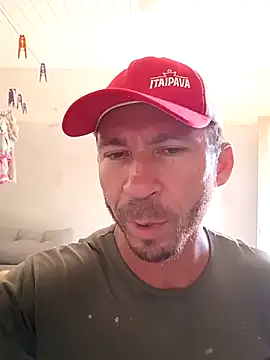 Snapshot of RobertoLuiz84 chatting on 03-16-26, 02:54 RobertoLuiz84 online show from 03-16-26, 02:54