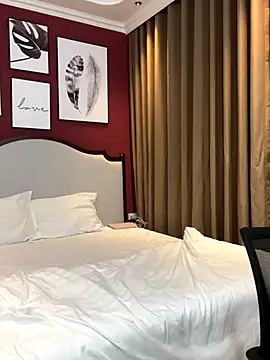 Queen-of-Love online show from 11-22-25, 09:58