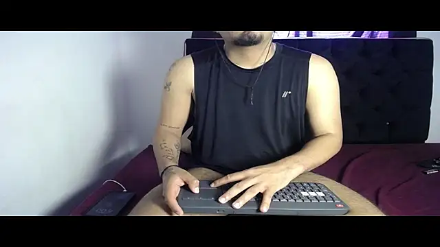 Henry villa23 online show from 11-26-25, 01:01