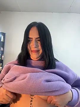 Snapshot of emily_acorn chatting on 11-28-25, 03:42 emily acorn online show from 11-28-25, 03:42