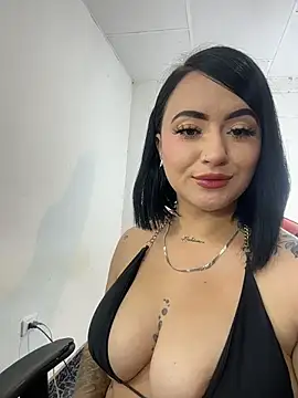 Snapshot of emily_acorn chatting on 12-18-25, 04:29 emily acorn online show from 12-18-25, 04:29