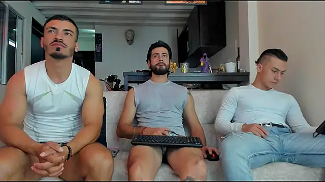 Snapshot of heteros_curious chatting on 12-02-25, 11:34 heteros curious online show from 12-02-25, 11:34