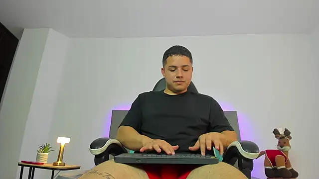 bry hill online show from 11-25-25, 01:33