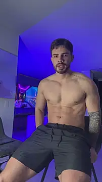 Snapshot of Valenthino_Salvatore chatting on 12-15-25, 04:06 Valenthino Salvatore online show from 12-15-25, 04:06