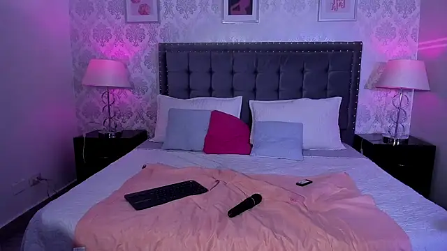 Evabellee online show from 11-29-25, 02:20