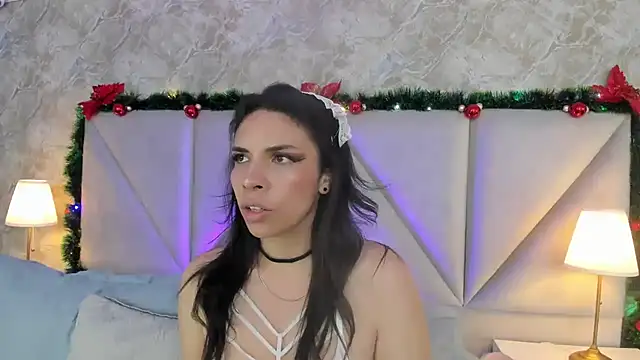 Viiolet Stone online show from 12-19-25, 08:49