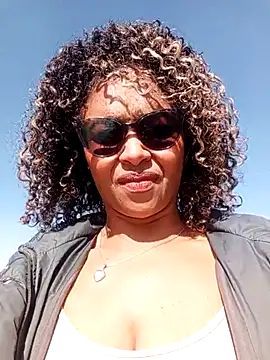 Snapshot of MaayaFonseca chatting on 12-14-25, 01:49 MaayaFonseca online show from 12-14-25, 01:49