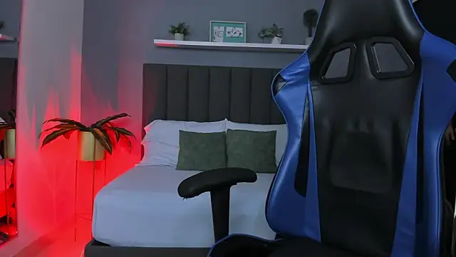 lindaa natashaa  online show from 12-02-25, 02:17