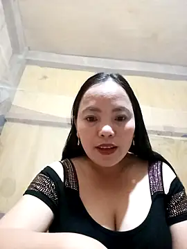 Snapshot of Tisami-suca chatting on 12-15-25, 12:09 Tisami-suca online show from 12-15-25, 12:09