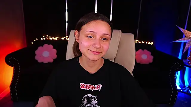 TinyNatalie online show from 05-19-26, 12:33