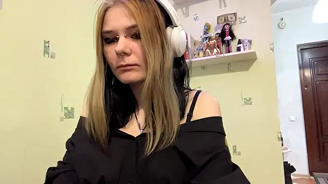 TraceeSchutt online show from 12-17-25, 08:15