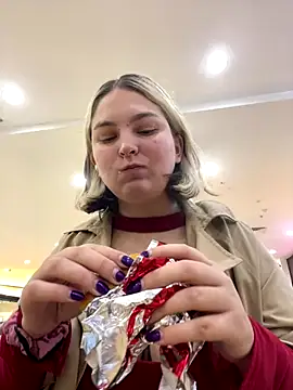 Snapshot of KateBurlesk chatting on 11-22-25, 09:08 KateBurlesk online show from 11-22-25, 09:08