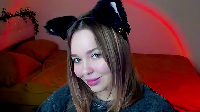Snapshot of Lilovila chatting on 06-13-26, 05:00 Lilovila online show from 06-13-26, 05:00