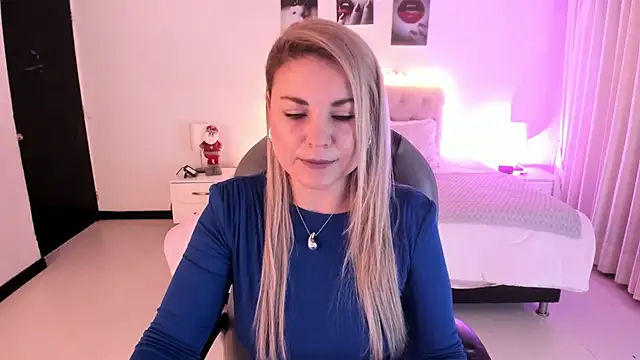 Snapshot of Violeta_Hotter chatting on 11-28-25, 11:02 Violeta Hotter online show from 11-28-25, 11:02