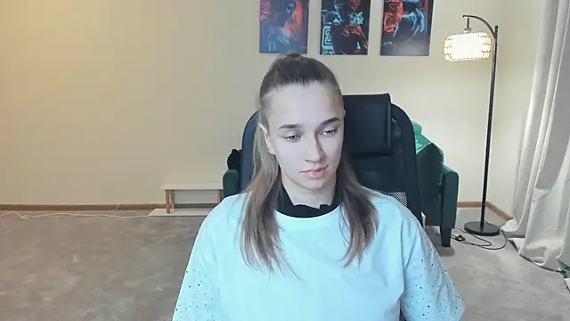 Snapshot of OkDevier chatting on 11-24-25, 02:06 OkDevier online show from 11-24-25, 02:06