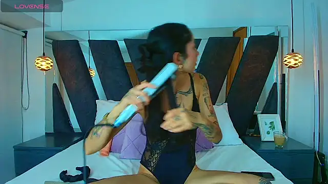 Snapshot of princess_deimos__ chatting on 11-25-25, 12:54 princess deimos online show from 11-25-25, 12:54