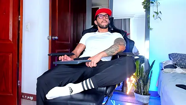 JotaCeliz online show from 12-16-25, 05:18