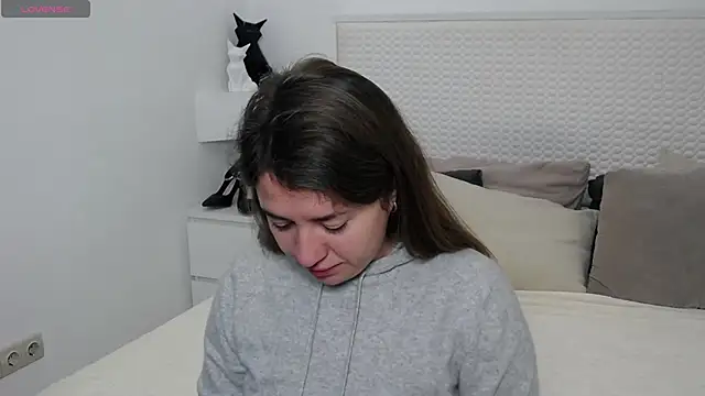 Snapshot of Leona_Rae chatting on 11-29-25, 07:33 Leona Rae online show from 11-29-25, 07:33