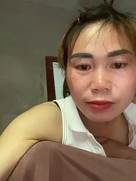 Snapshot of meganmeo chatting on 04-23-26, 02:13 meganmeo online show from 04-23-26, 02:13