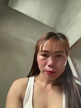 Snapshot of meganmeo chatting on 04-29-26, 01:43 meganmeo online show from 04-29-26, 01:43