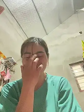 Snapshot of meganmeo chatting on 05-01-26, 12:37 meganmeo online show from 05-01-26, 12:37
