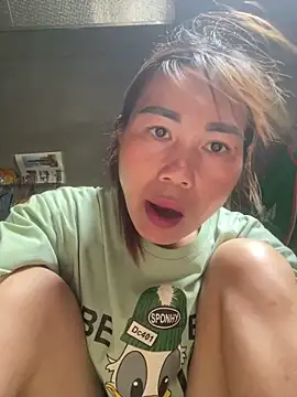Snapshot of meganmeo chatting on 05-19-26, 03:57 meganmeo online show from 05-19-26, 03:57