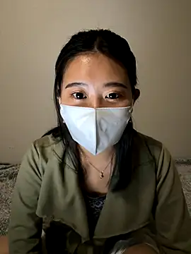 Minagi Shizuku online show from 12-04-25, 11:13