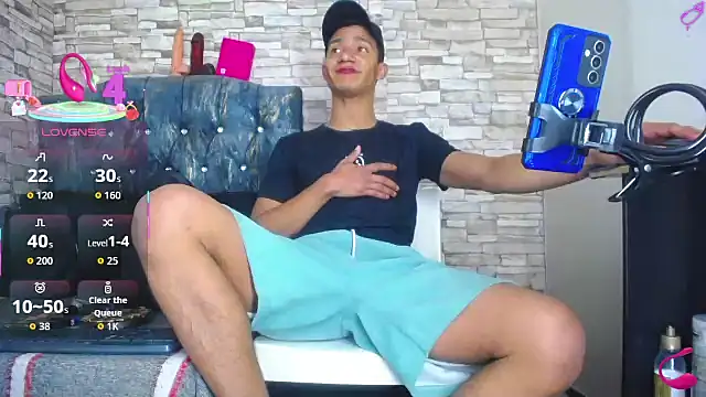 Snapshot of stefanodj chatting on 11-25-25, 04:01 stefanodj online show from 11-25-25, 04:01