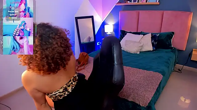 Raven Curly online show from 11-26-25, 04:35