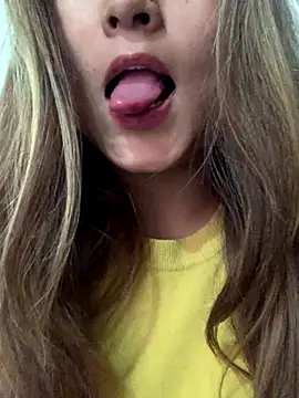 hotladki5 online show from 12-15-25, 11:25