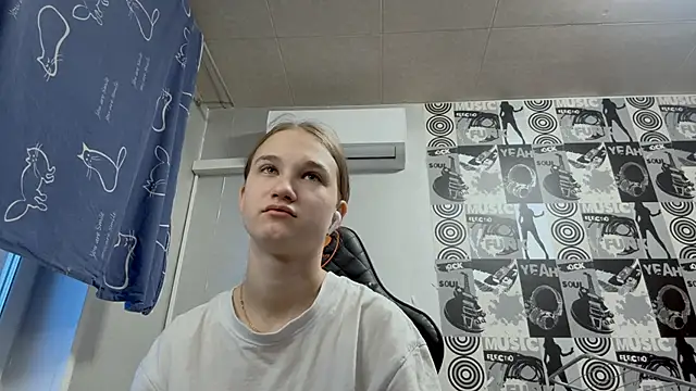 helgicuteness online show from 12-21-25, 07:15