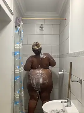 cuddlegiantbear online show from 11-24-25, 05:45