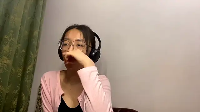 LinaClous online show from 02-21-26, 01:45